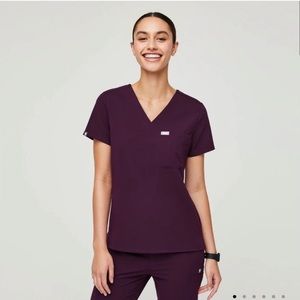 Deep Purple Catarina XS Figs Scrub top!